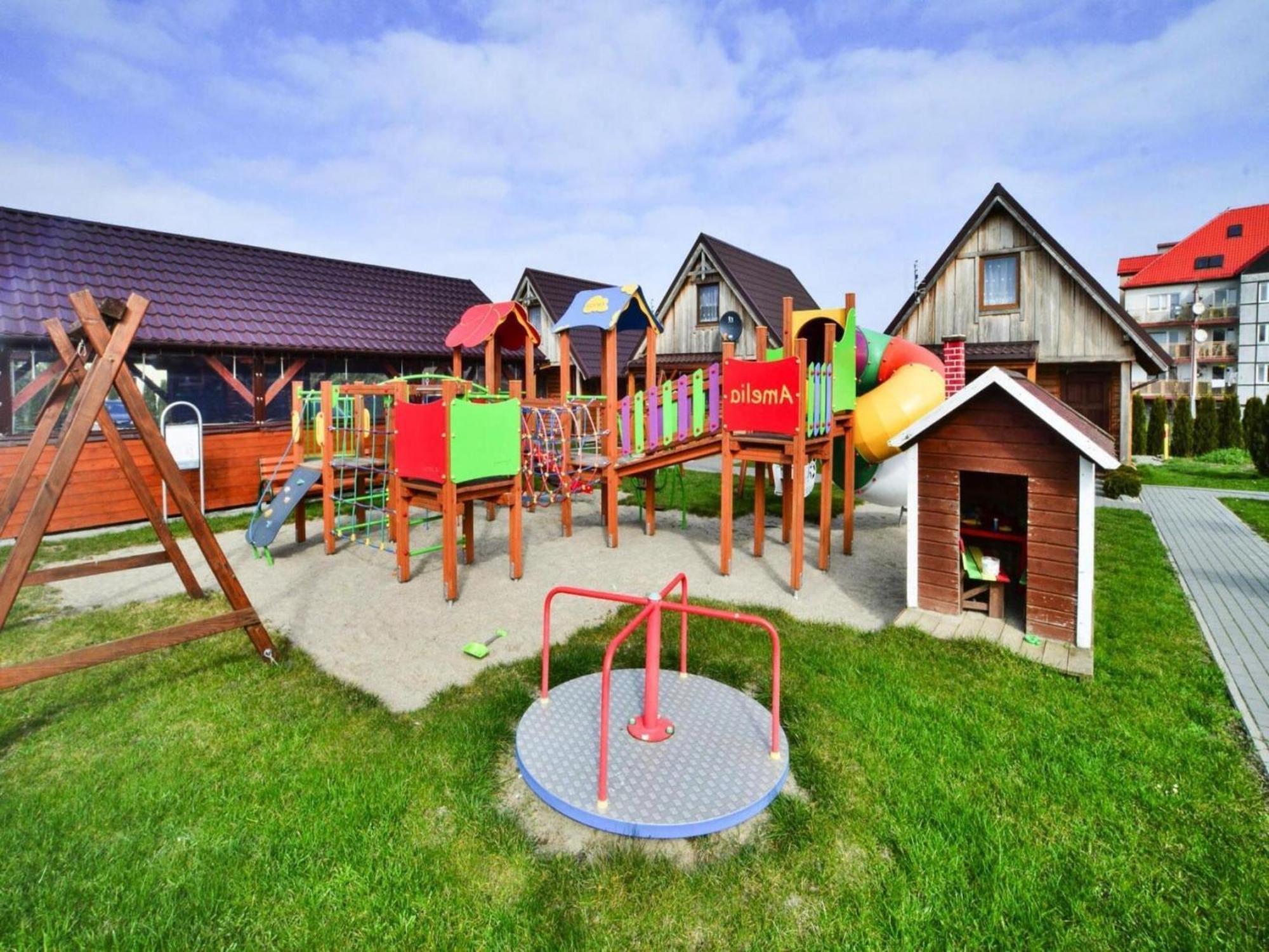 2-Storey Holiday Homes, Устроне Морске Екстериор снимка